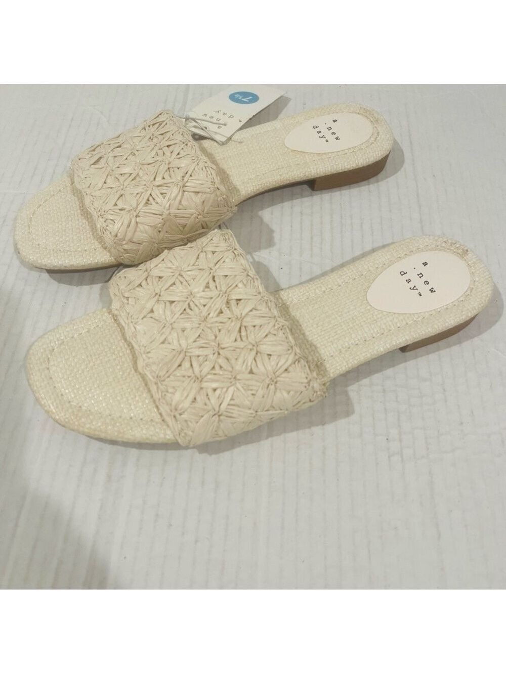 Women’s A New Day White Beige Boho Sandals Size 7.5 US! - Picture 2 of 6